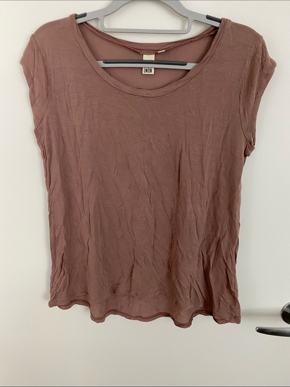 14th & Union Scoop Neck Short Sleeve Tee in Mauve